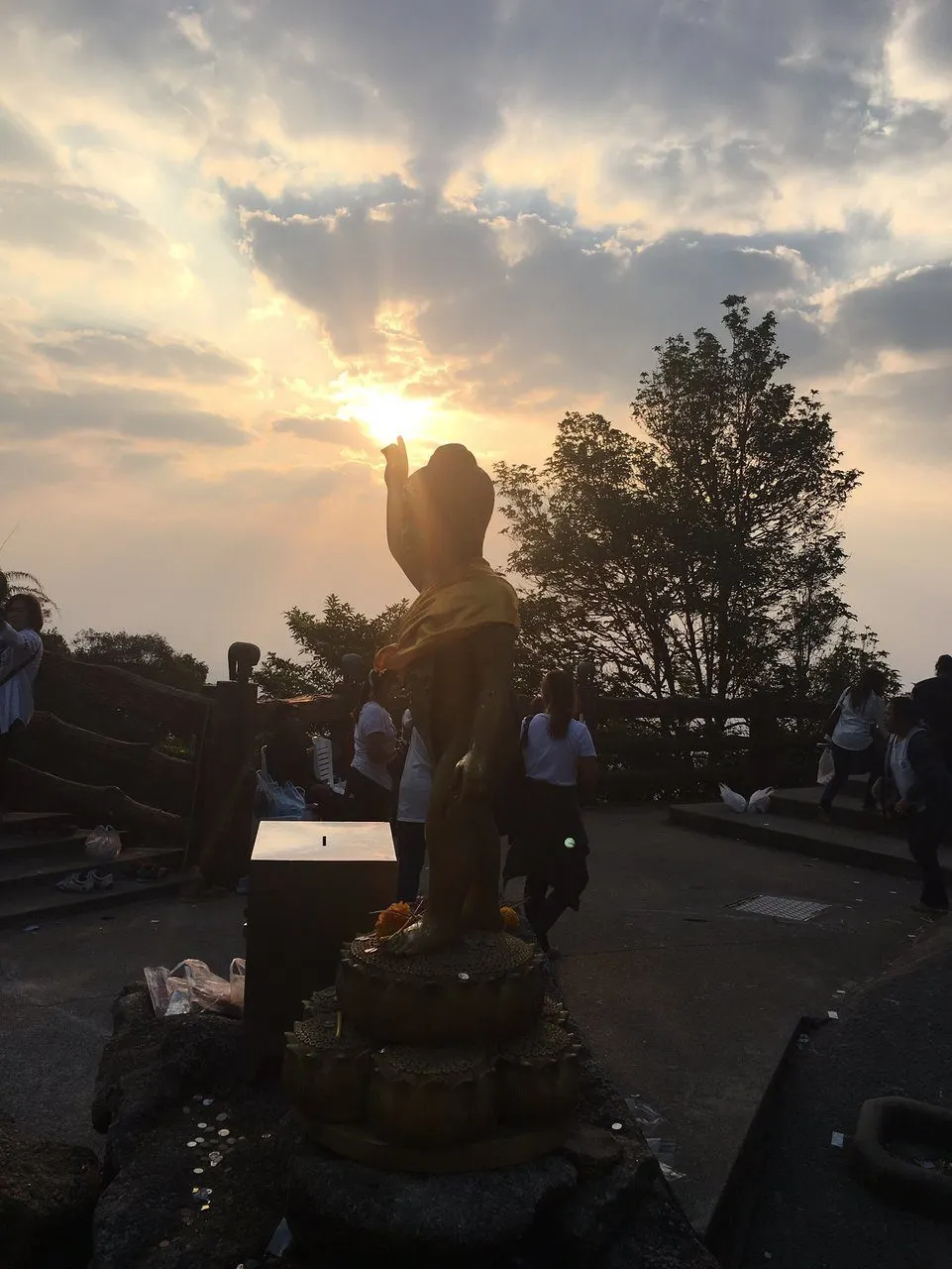 Pattaya'dan Khao Khitchakut kutsal dağına tırmanış