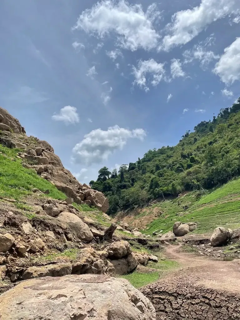 Nakhon Nayok Day Trip: King's Dam and Sarika Waterfall
