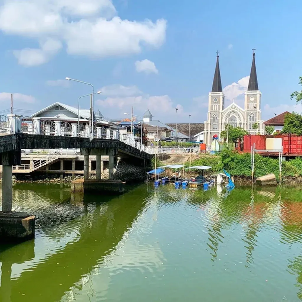 Chanthaburi Day Trip from Pattaya: Waterfall, Oysters and Gem Canyon