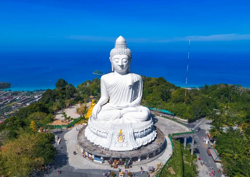 Phuket City Tour: Temples, Monkeys and Viewpoints