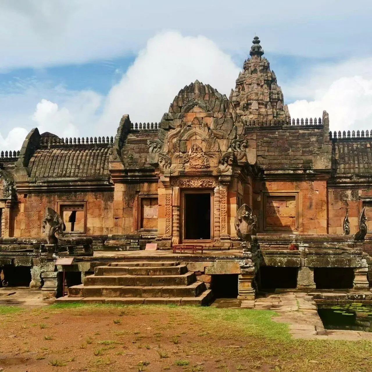 Isan Treasures 2-Day Tour from Pattaya: Phanom Rung & Temples