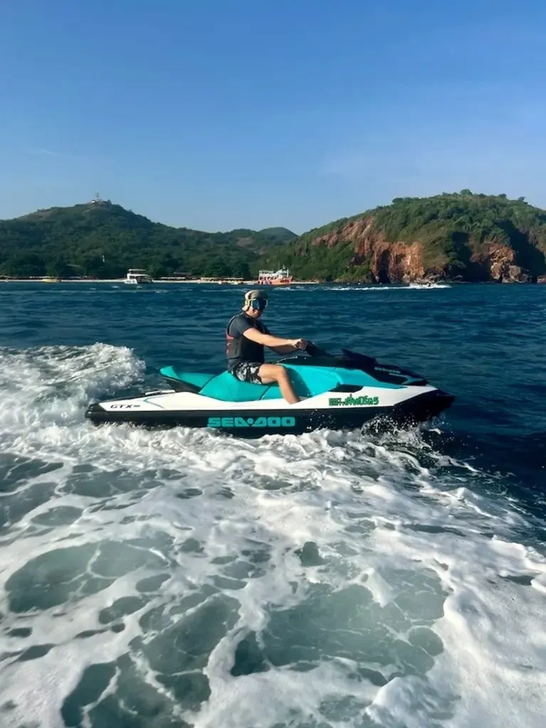 Pattaya'da jet ski ile ada turu ve şnorkel