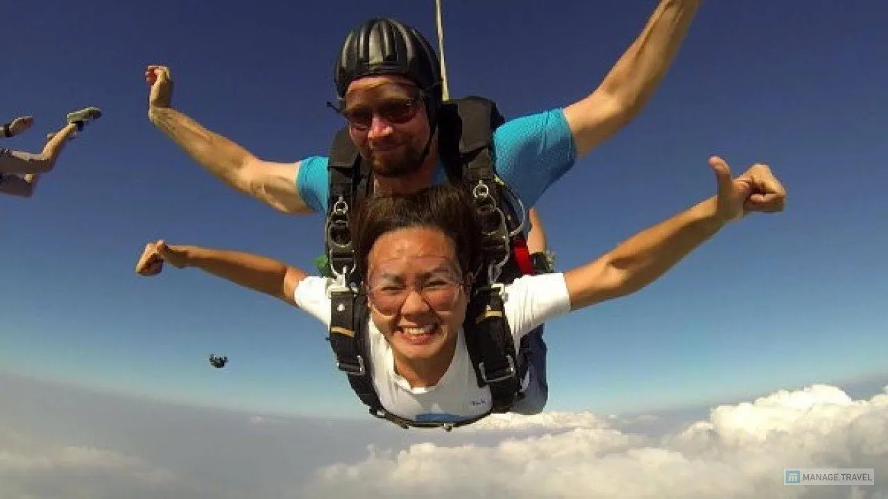 Tandem Skydiving in Pattaya from 4,000 Metres