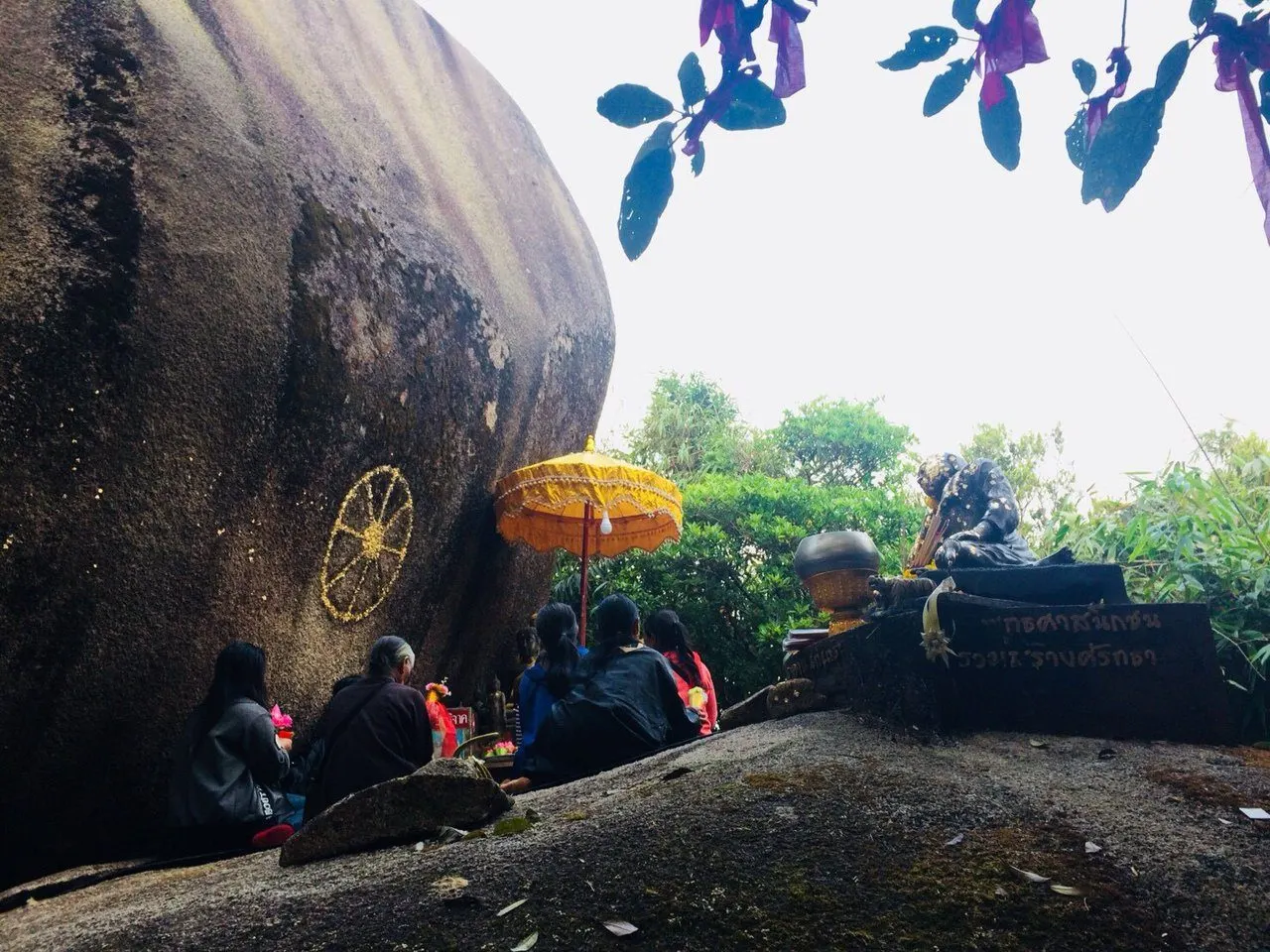 Pattaya'dan Khao Khitchakut kutsal dağına tırmanış
