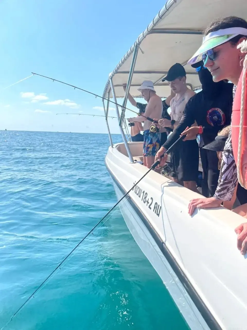 Sabai Island Speedboat Trip from Pattaya with Seafood BBQ and Sunset