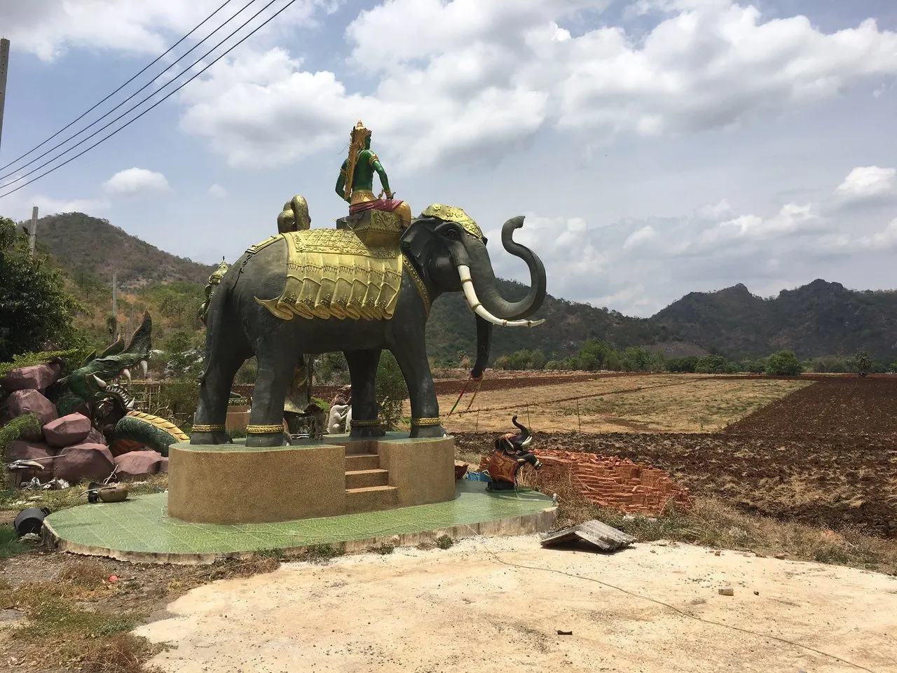 Lopburi Monkey City and Temples Day Trip from Pattaya