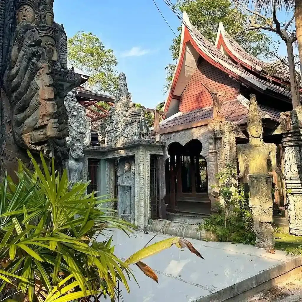 Pattaya Insta Tour: Small-Group Photo Sightseeing Day
