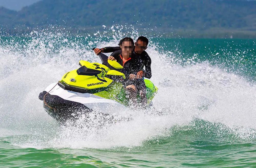 Phuket'te jet ski ile ada turu