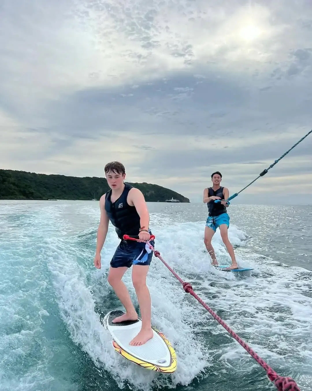 VIP Wakesurfing in Pattaya With Private Boat and Instructor