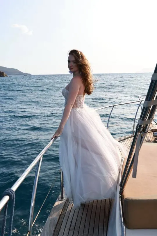 Fethiye'den Gün Batımında Beyaz Yat Turu