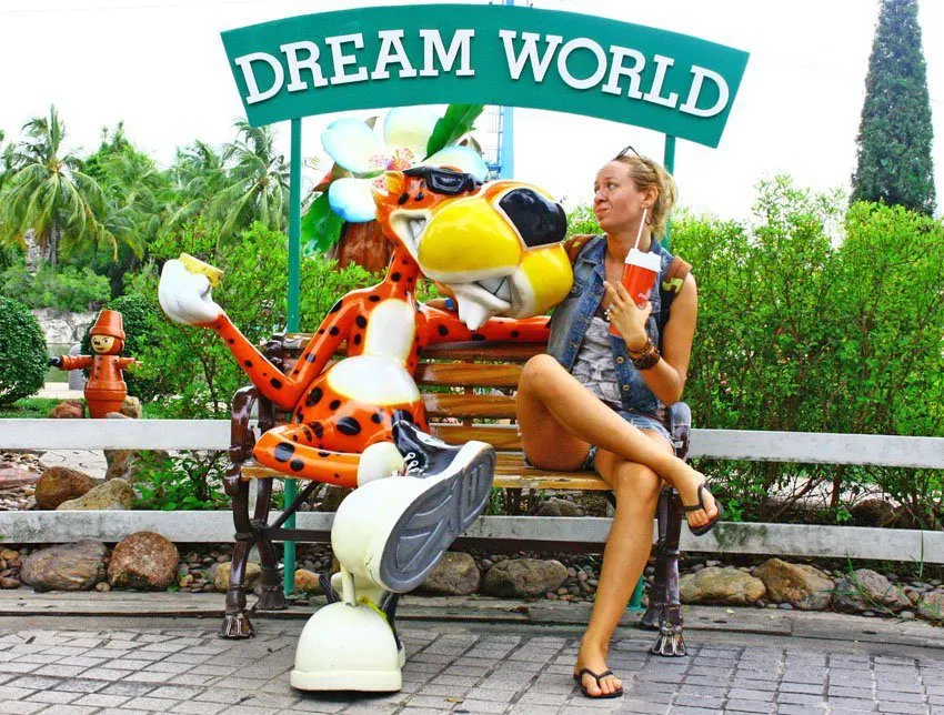 Dream World Bangkok Theme Park Trip From Pattaya