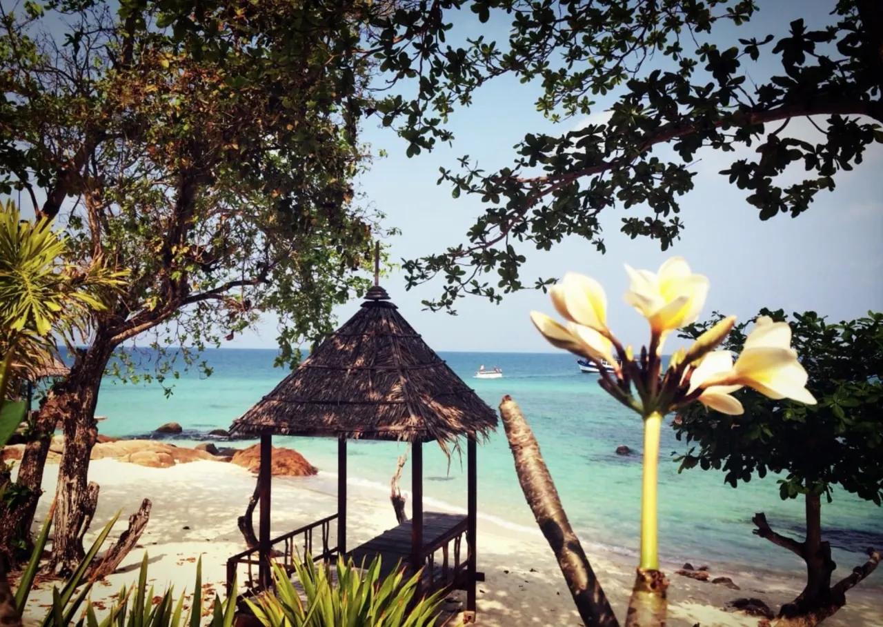 Koh Mun Nork Thai Maldives 2-Day Island Stay from Pattaya
