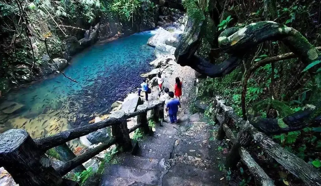 Chanthaburi Day Trip from Pattaya: Waterfall, Oysters and Gem Canyon
