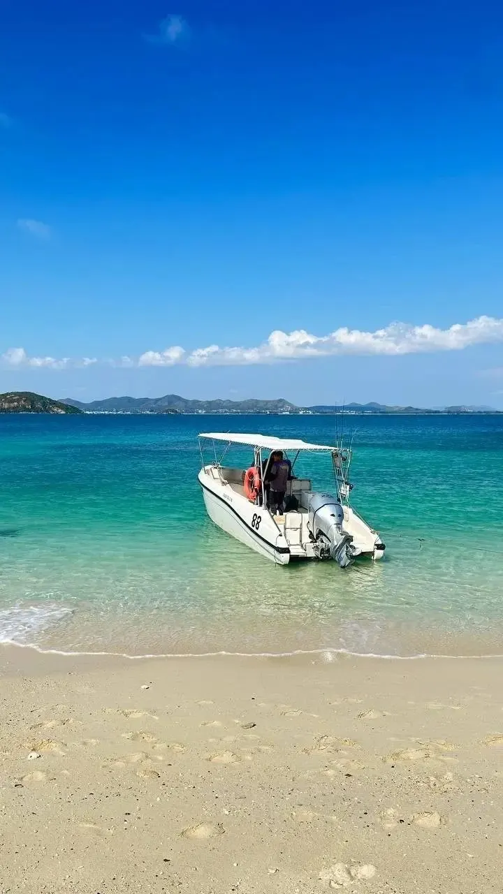 Sabai Island Speedboat Trip from Pattaya with Seafood BBQ and Sunset