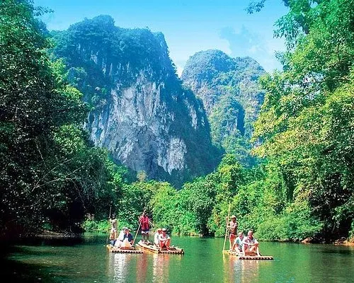 Khao Lak safari: filler, şelaleler ve bambu sal turu