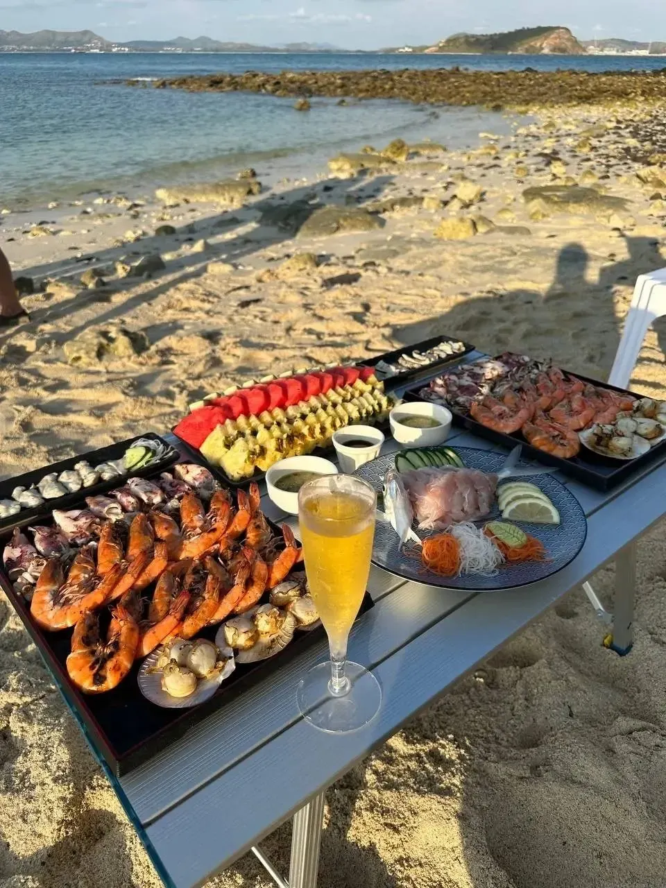 Sabai Island Speedboat Trip from Pattaya with Seafood BBQ and Sunset