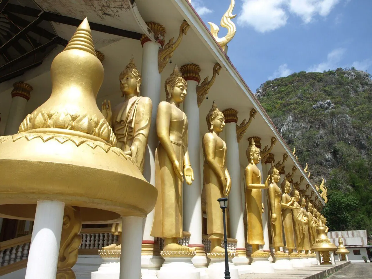 Lopburi Monkey City and Temples Day Trip from Pattaya
