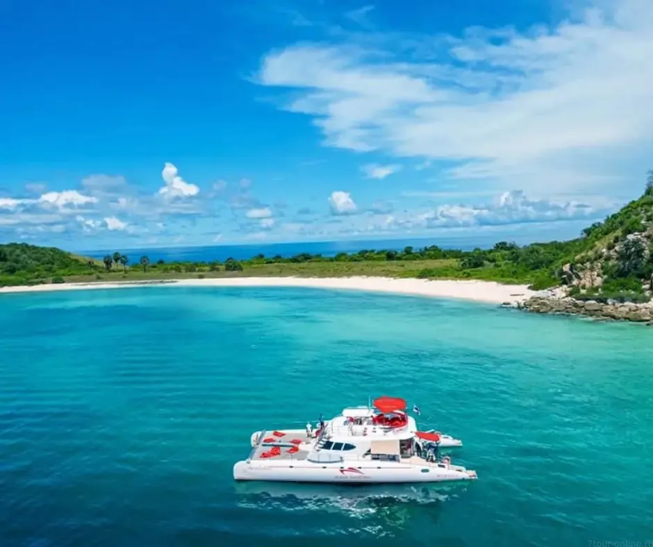Pattaya Catamaran Sunset Cruise to Ko Phai and Ko Rin