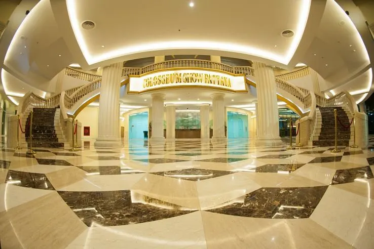 Pattaya Colosseum kabare şovu