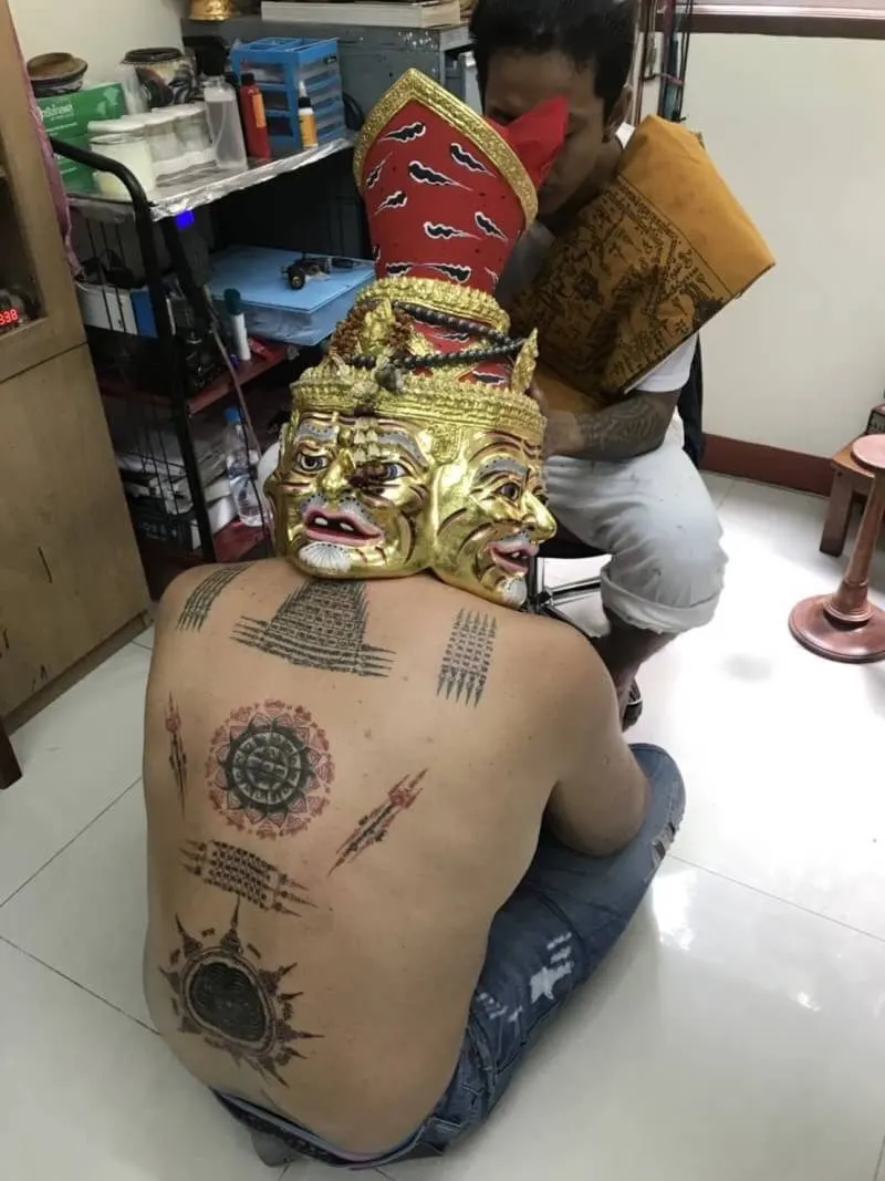 Pattaya'dan Sak Yant kutsal dövme turu