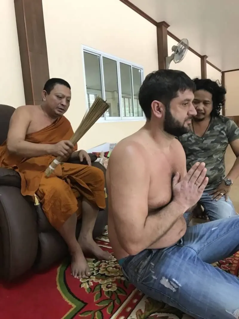 Pattaya'dan Sak Yant kutsal dövme turu