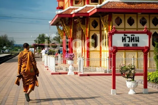 Royal Hua Hin and Sam Roi Yot 2-Day Tour from Pattaya thumbnail