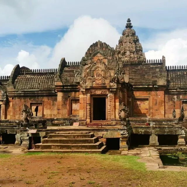 Isan Treasures 2-Day Tour from Pattaya: Phanom Rung & Temples thumbnail