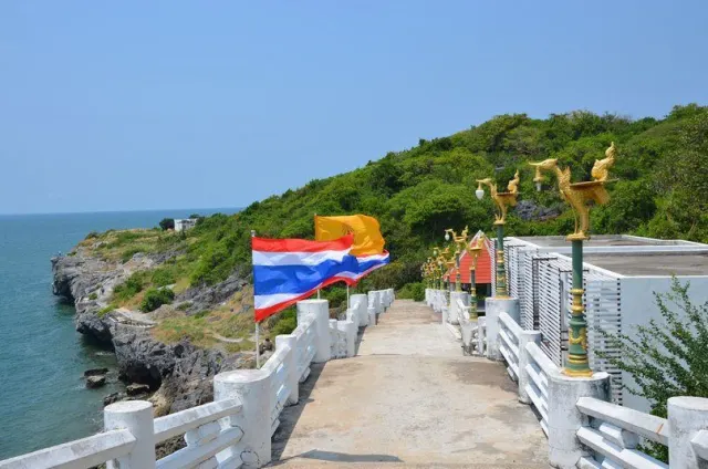 Pattaya'dan Ko Sichang şans adası turu thumbnail
