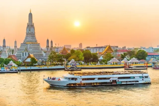 Evening Bangkok From Pattaya: Dinner Cruise and Calypso Show thumbnail
