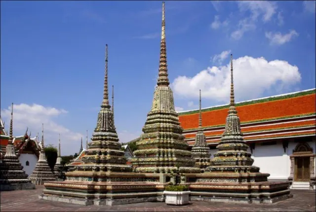 Historic Bangkok Day Trip from Pattaya: Grand Palace & Wat Pho thumbnail