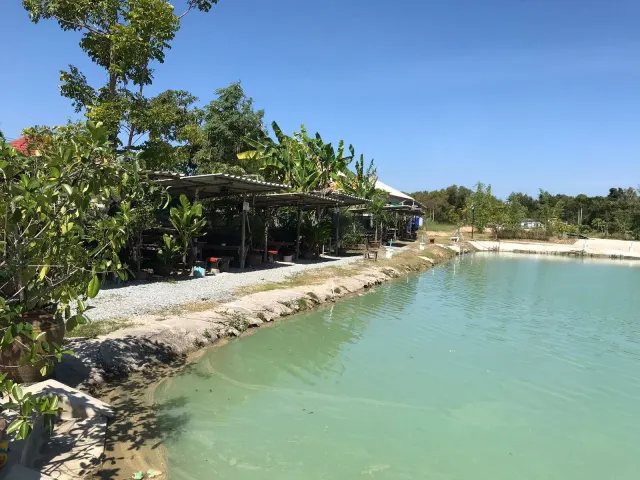 Pattaya'dan göl kenarında piknik ve Sai Kaew plajı turu thumbnail