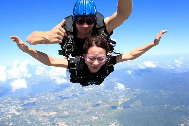 Tandem Skydiving in Pattaya from 4,000 Metres thumbnail