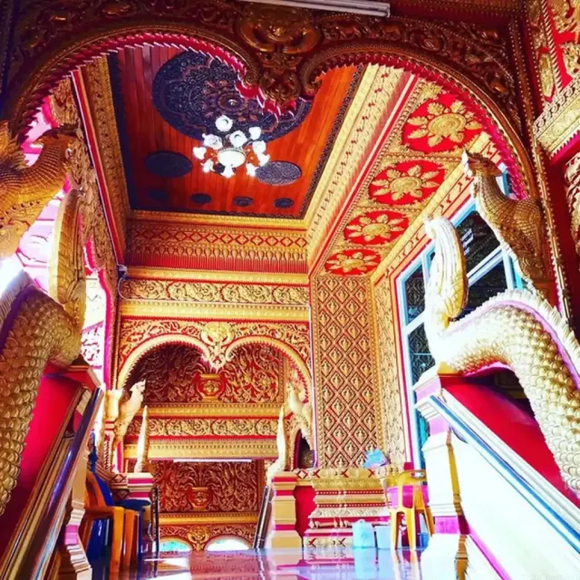 Pattaya Evening City Tour with Dinner and Cabaret Show thumbnail