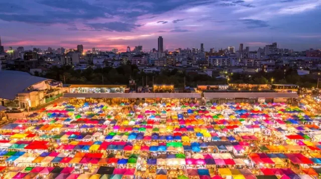 Bangkok Shopping Day Trip from Pattaya: Chatuchak & Outlets thumbnail