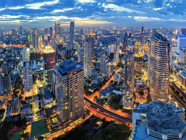 Bangkok Day Trip by Flight from Phuket thumbnail