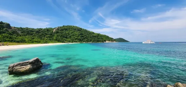 Pattaya 5 Islands Speedboat Tour with Snorkelling thumbnail