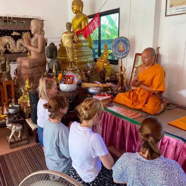 Pattaya Evening City Tour with Dinner and Cabaret Show thumbnail