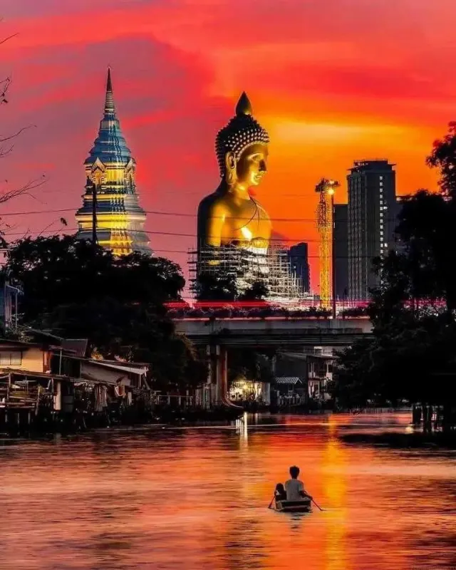 Bangkok Day Trip from Pattaya: Temples, River Cruise and Show thumbnail
