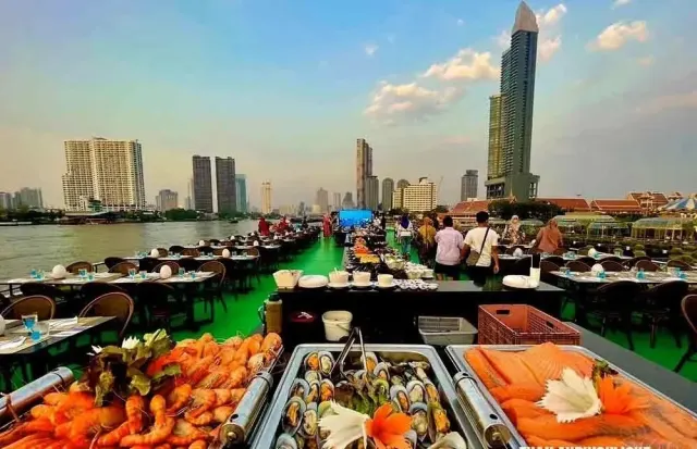 Evening Bangkok From Pattaya: Dinner Cruise and Calypso Show thumbnail