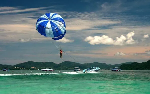Pattaya'dan Ko Lan adalar macera turu thumbnail