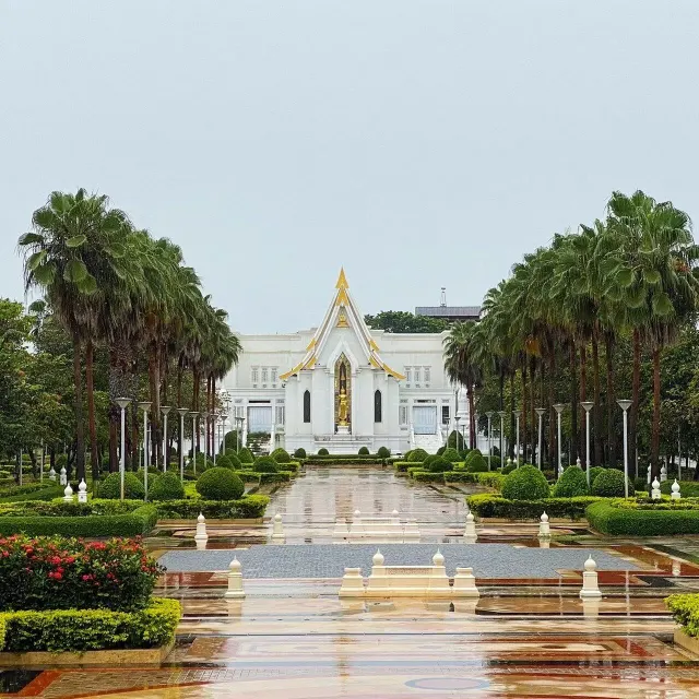 Avatar Valley 2-Day Tour from Pattaya with Spa Hotel Stay thumbnail