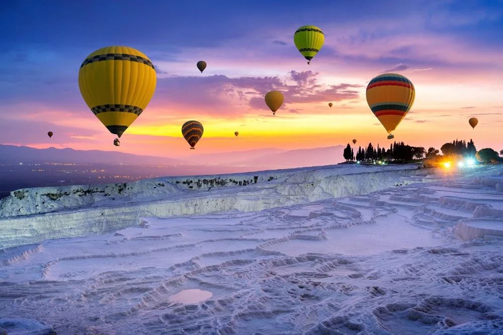 Hot Air Balloon in Pamukkale