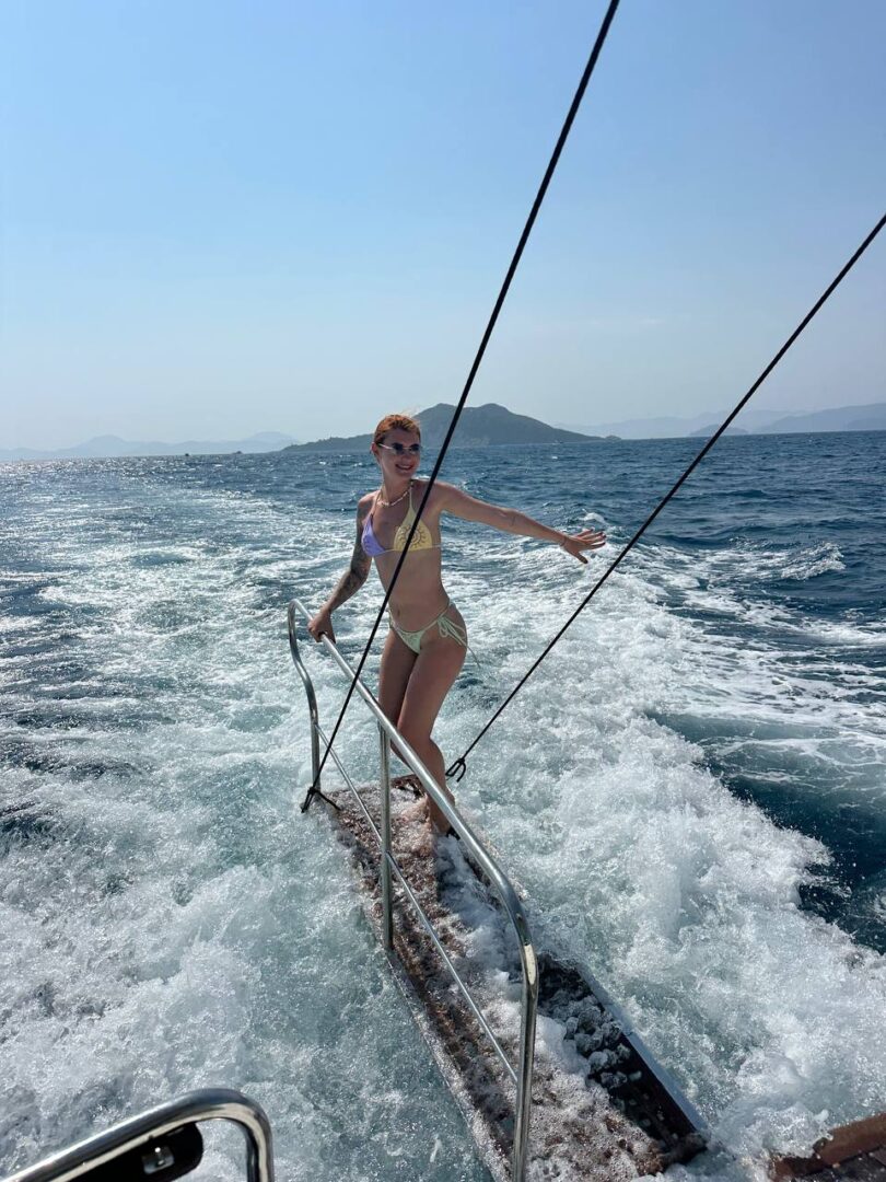 Fethiye'den Gün Batımında Beyaz Yat Turu